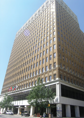 Fort Worth Star-Telegram full building view from street